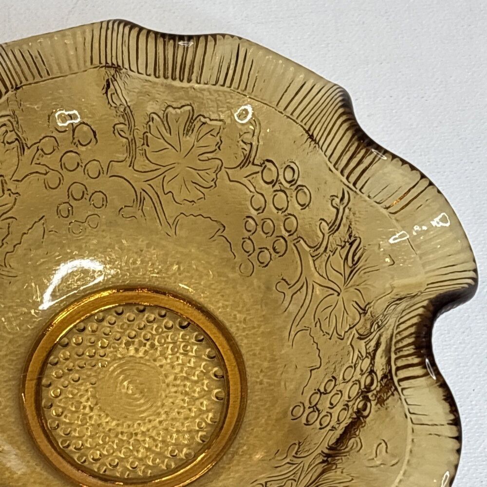 Vintage Green Amber Glass Ruffled Bowls Grapevine Pattern Candy Dish Set 2 - Picture 12 of 16